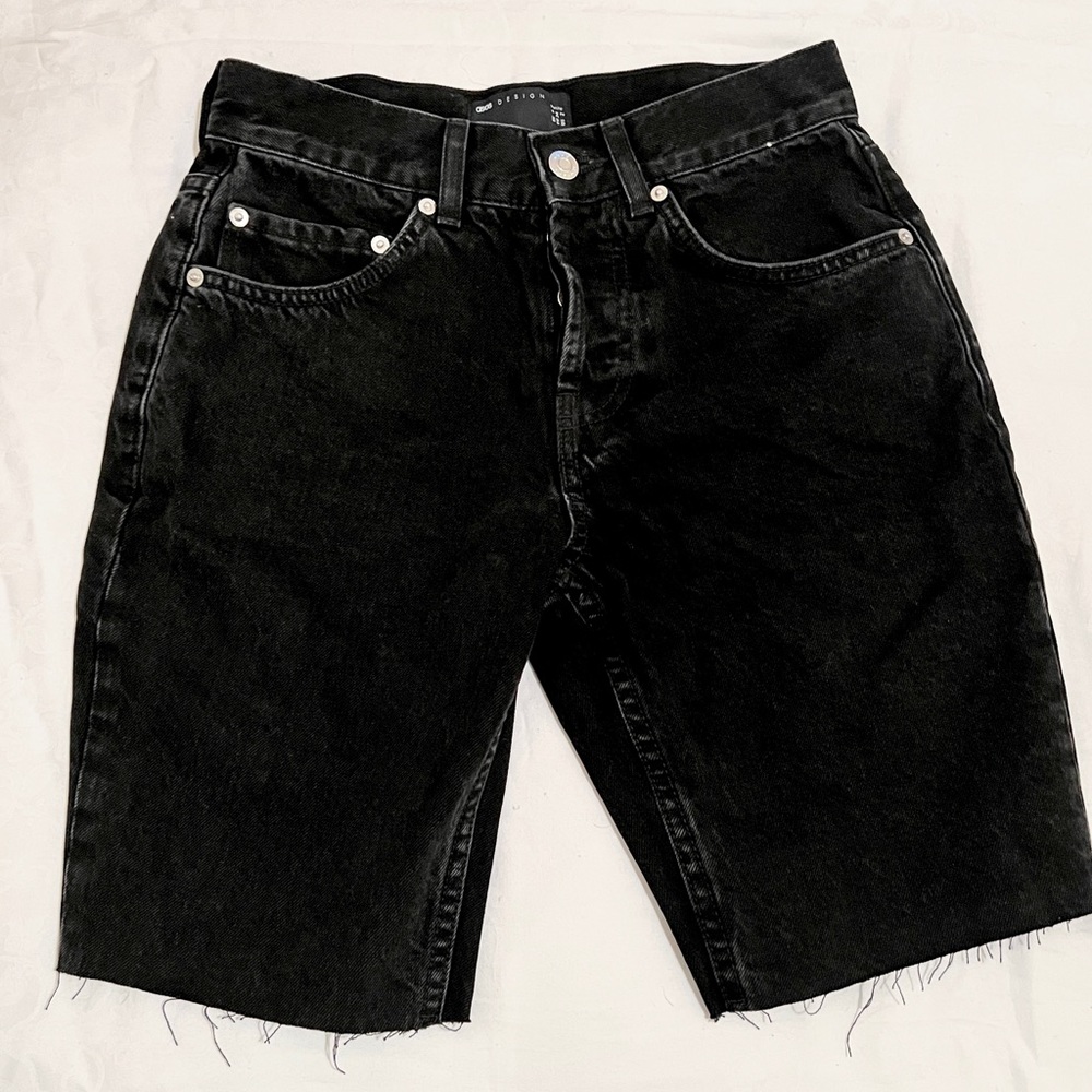 NWOT Sz. 2P ASOS Design Organic Denim Longline 90s Shorts Washed Black, Raw Hem